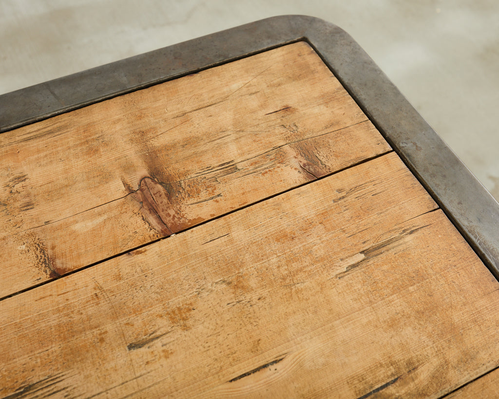 English Industrial Style Iron Pine Plank Dining Table