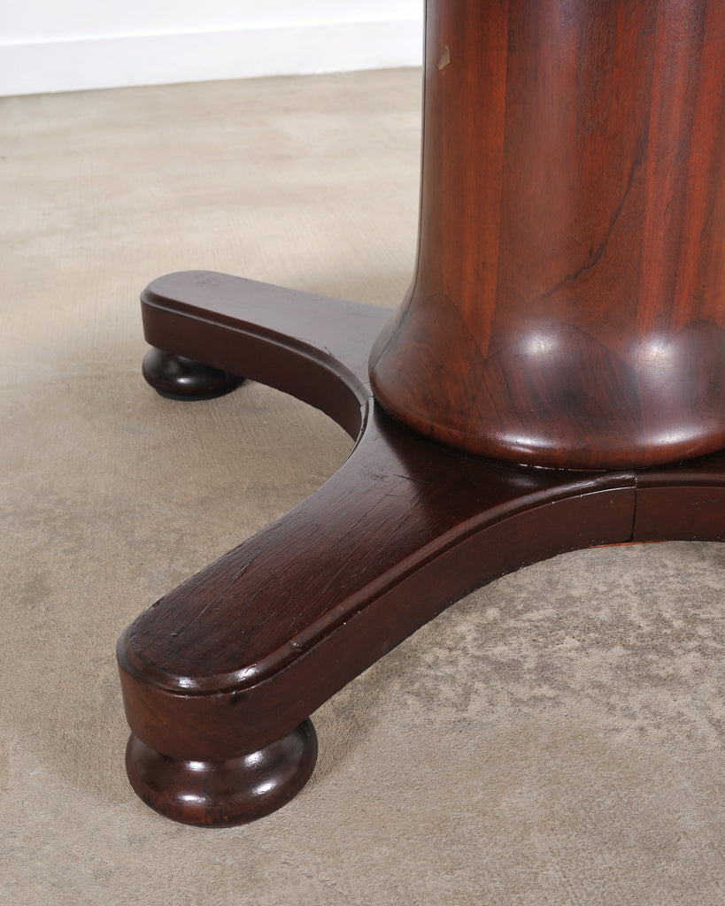 Carrie Bradshaw's Screen Used Regency Pedestal Dining Table