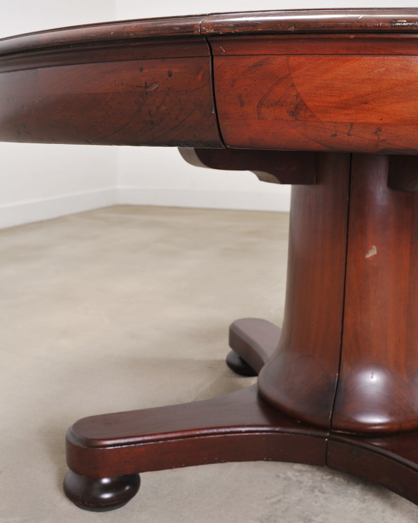 Carrie Bradshaw's Screen Used Regency Pedestal Dining Table