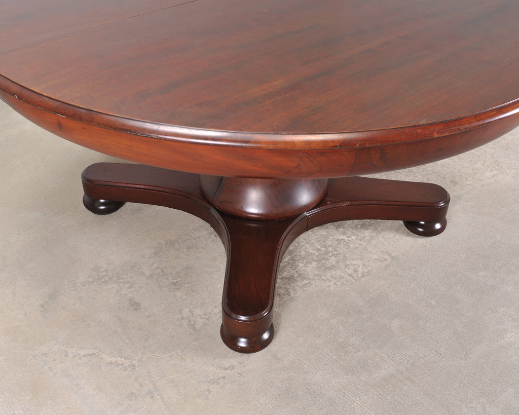 Carrie Bradshaw's Screen Used Regency Pedestal Dining Table