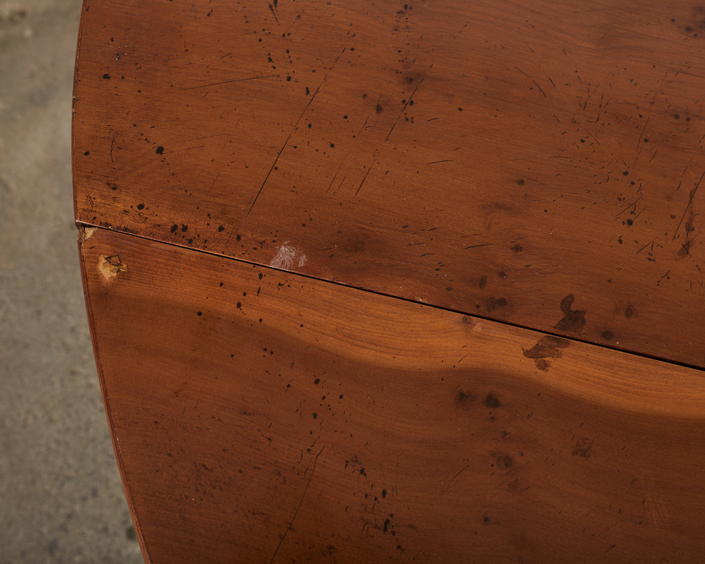 Dennis and Leen Georgian Style Drop-leaf Oval Dining Table