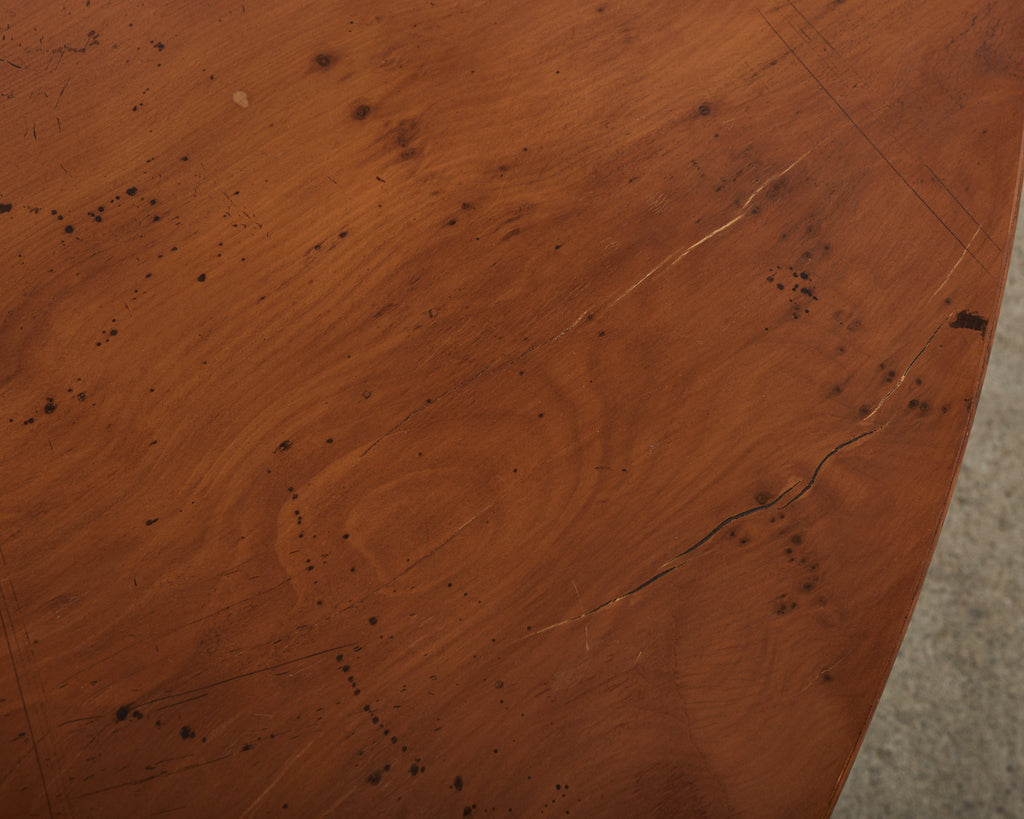 Dennis and Leen Georgian Style Drop-leaf Oval Dining Table