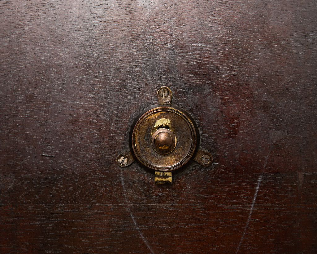 Georgian Isle of Man Tilt-Top Mahogany Center Table