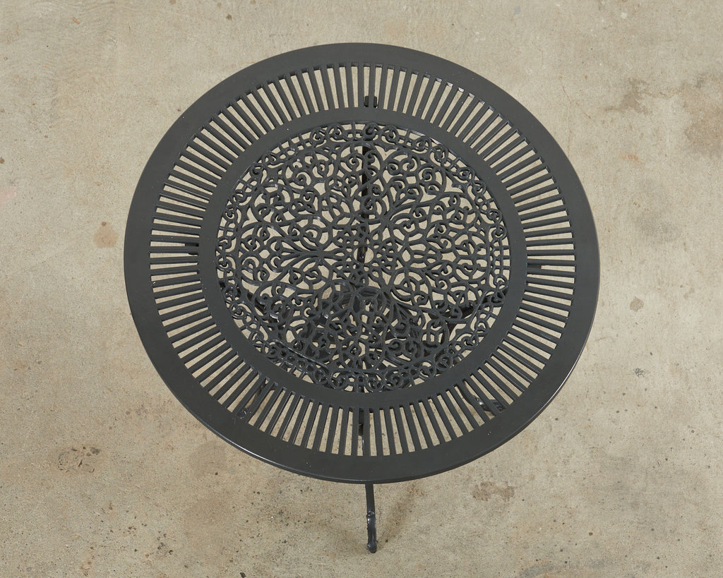 Neoclassical Style Round Aluminum Patio Garden Dining Table