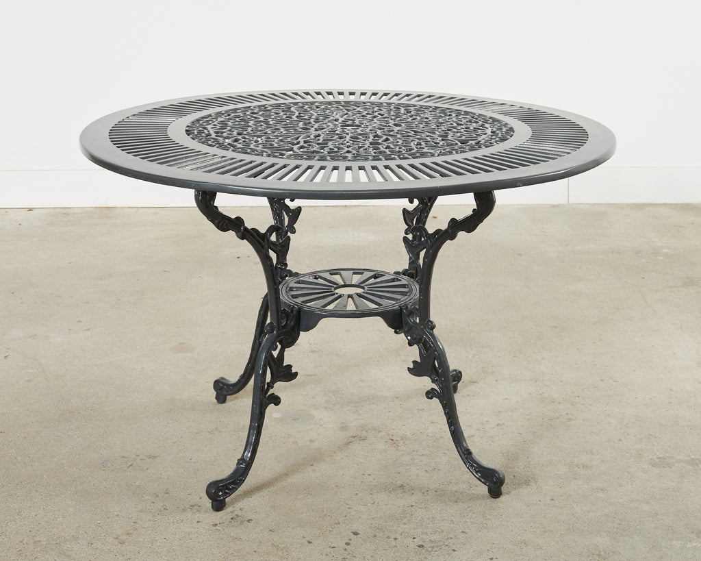 Neoclassical Style Round Aluminum Patio Garden Dining Table