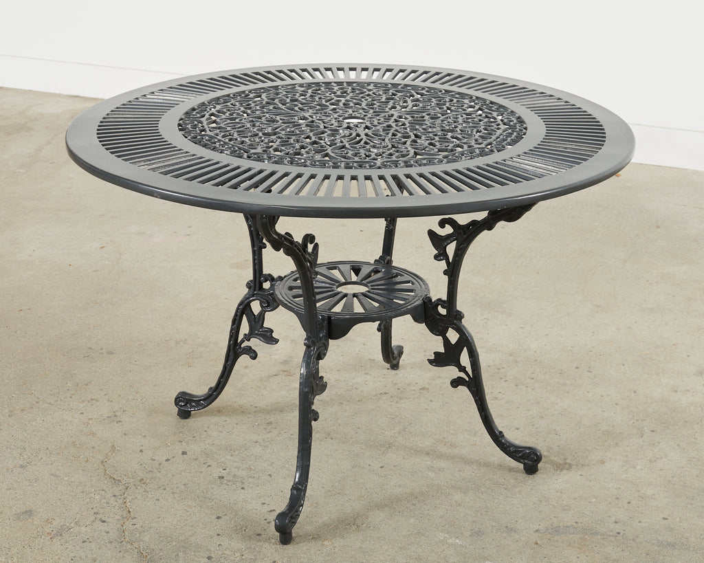 Neoclassical Style Round Aluminum Patio Garden Dining Table