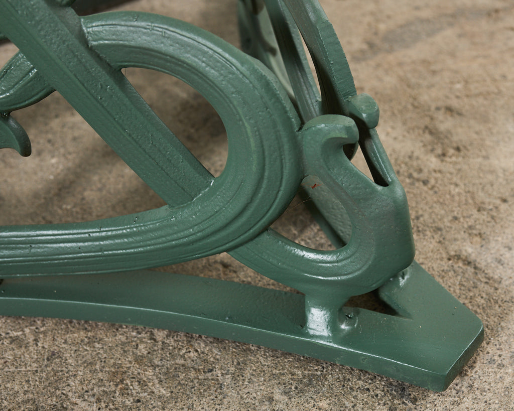 Brown Jordan Smithsonian Day Lily Garden Dining Table