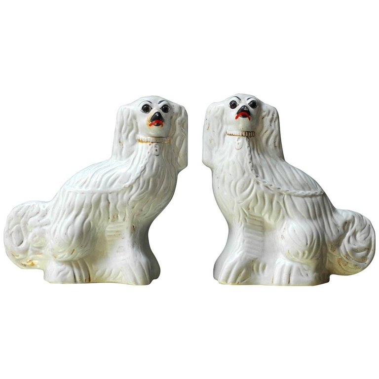 Pair of English Staffordshire Glazed Ceramic Spaniels