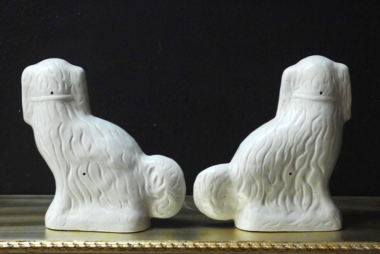 Pair of English Staffordshire Glazed Ceramic Spaniels