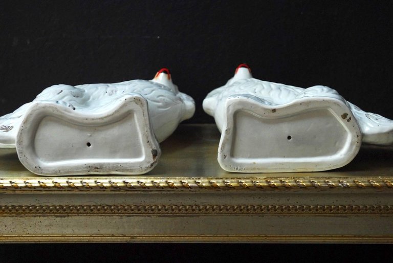 Pair of English Staffordshire Glazed Ceramic Spaniels