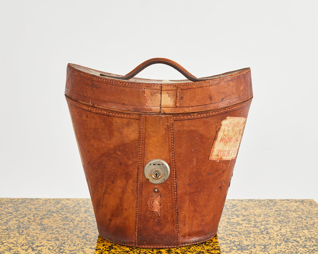 19th Century, English Regency Leather Oval Hat Box