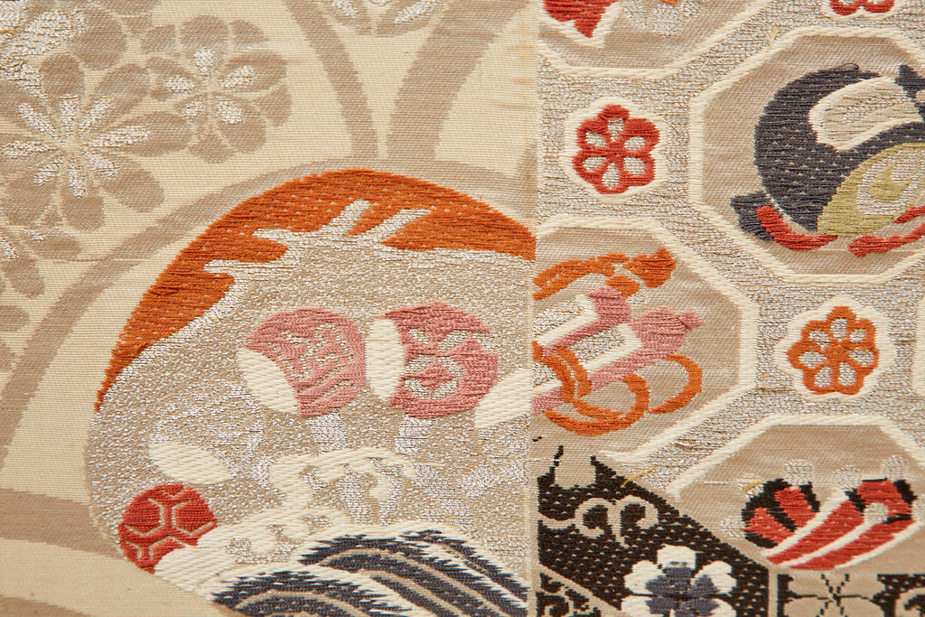 Japanese Showa Two Panel Screen Embroidered Silk Gilt Boxes