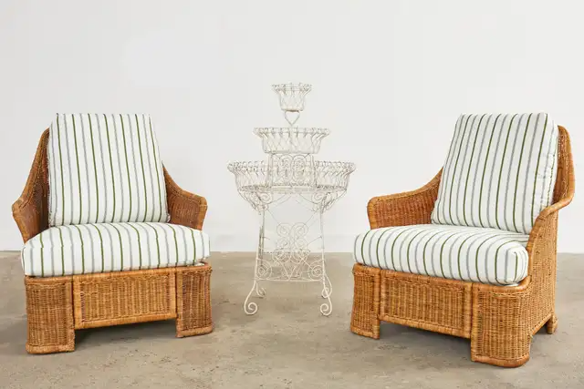 English Late Victorian Three Tier Iron and Wire Garden Plant Stand