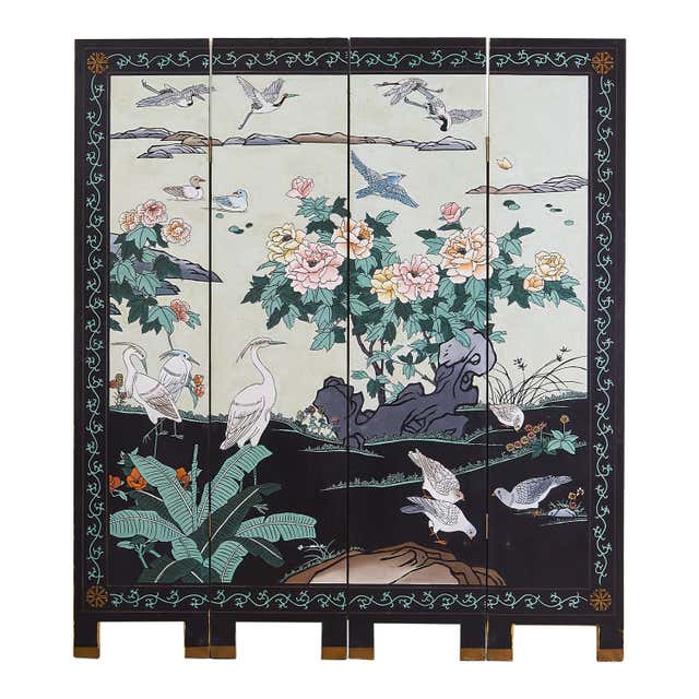 Chinese Export Flora and Fauna Lacquered Coromandel Screen