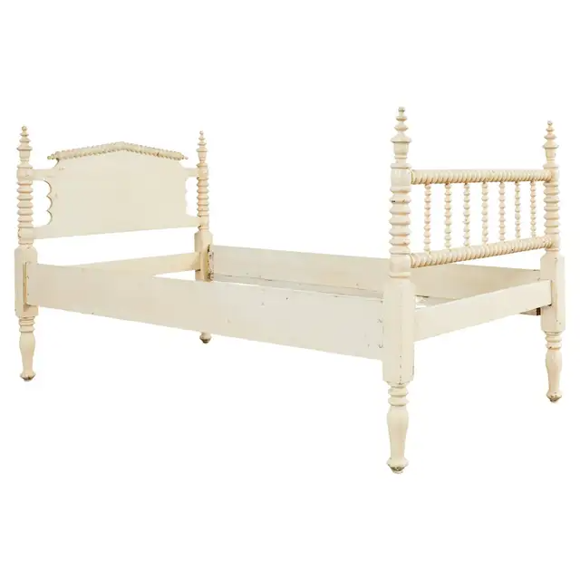 American Classical Jenny Lind Bobbin Turned Painted Spool Bed