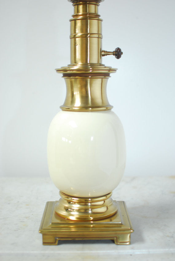 Stiffel Porcelain and Brass Ostrich Egg Table Lamp – Erin Lane Estate